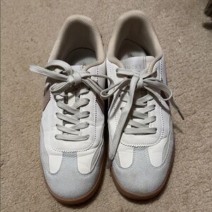 Lucky Step White and Light Gray Casual Sneakers with Gum Sole size 8.5